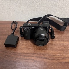 【単焦点レンズ付き】 SONYα6000パワーズームレンズキット&SONY Eマウント単焦点レンズの画像