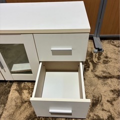 テレビボードの画像