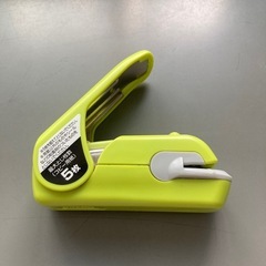 針を使わないホッチキス　2個セットの画像