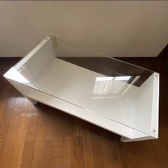 ガラステーブルの画像