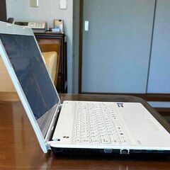 売切れました！NEC LaVie Windows11 SSD メモリー8G 使用時間362時間 キズなし極美品の画像