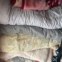 敷布団掛け布団シーツ毛布などの画像