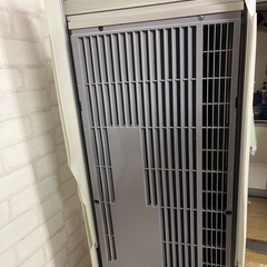 🉐 トヨトミ 窓用エアコン ～8畳TIW-AS180Kノンドレン 冷房専用 窓枠付の画像