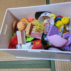 無料です～ままごとセット（中身はバラバラです）　　希望者無ければ処分予定　（箱はつきません）の画像