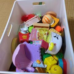 無料です～ままごとセット（中身はバラバラです）　　希望者無ければ処分予定　（箱はつきません）の画像