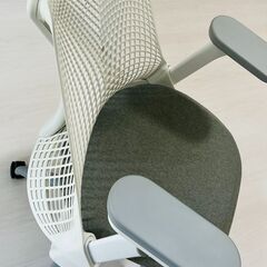 【現在参考価格146,300円】Herman Miller セイルチェア ランバーサポート付 サスペンションミドルバック フルアジャスタブルアーム ハード・ソフトフロア兼用C7キャスター（1HA09）の画像