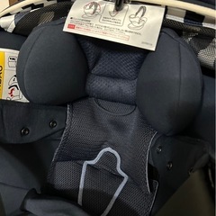 エールべべ クルット 5Oui ISOFIX ネイビー チャイルドシートの画像