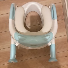  子供用折りたたみ補助便座踏み台 の画像