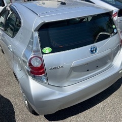 アクア 94,944km キーレス 内装外装美車 シルバーの画像