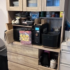 lowya 食器棚の画像