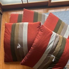 座布団　　５枚組み　収納袋入りの画像