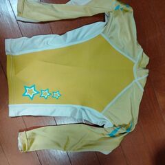 タバタのラッシュガード100サイズの画像