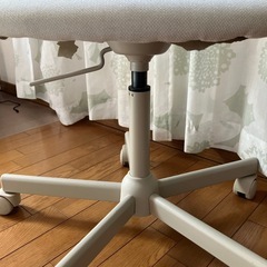キャスター　チェアー　高さ調整可能の画像