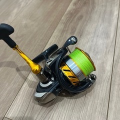 スピニングリール Daiwa REVROS2506Hの画像
