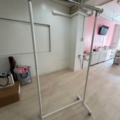 【本日か明日】ハンガーラック　白