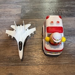 絵本とおもちゃ詰め合わせの画像