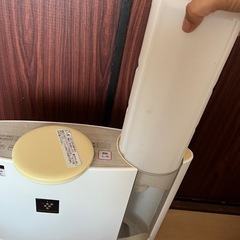 SHARP加湿セラミックファンヒーター2011年製
の画像