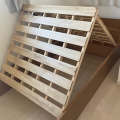 シングルベッドとマットレスの画像
