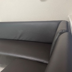 ニトリ　合皮黒ソファ　コンセント付きの画像