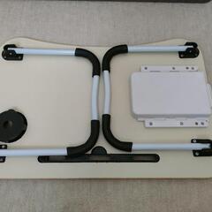 折りたたみ机の画像