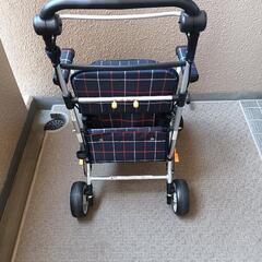 美品！介護用歩行器の画像