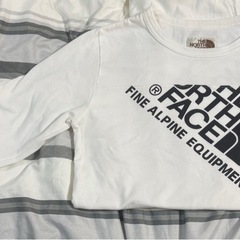 North face7分丈とＴシャツセットの画像