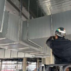 ▼正社員：ダクト工事の現場作業員【未経験OK】▼ 未経験でも月給27万円以上！高収入を目指せる◎ 社員旅行は多数決で決定！みんなで楽しむ社風◎ まもなく設立50年周年！安定した経営で安心して働ける◎の画像