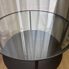 IKEA テーブルVITTSJÖ ヴィットショーの画像