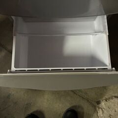 ハイアール AQUA ノンフロン冷蔵冷凍庫 AQR-271D 2015年製 272L 冷凍50L 冷蔵222L 通電確認済み 冷蔵庫 【中古】の画像