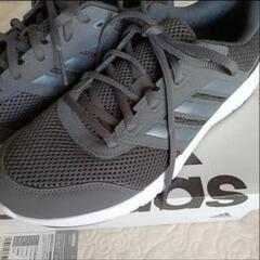 adidas　アディダス
新品未使用
スニーカー
２６センチの画像