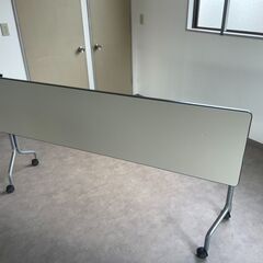 差し上げます　オフィスデスク　の画像