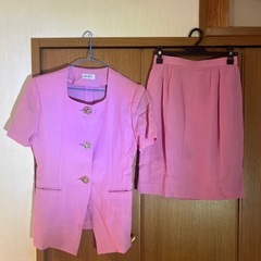 レディース　スーツ　ジャケット＆スカートの画像