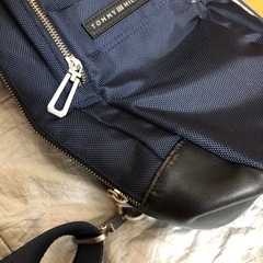 TOMMY HILFIGER ボディバッグ の画像