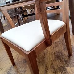 ★リユースのサカイ水戸店★チェアーホワイト×ブラウンH×D×Wクリーニング済みMT5032の画像