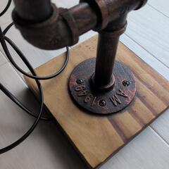 エジソン電球付きライトの画像