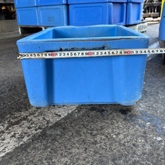プラスチック製の箱の画像