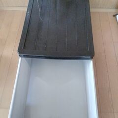 衣装ケース　使わなくなったため　サイズたて64Ｘヨコ42Ｘ高さ22cm　1個の画像