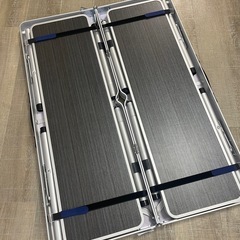 アウトドア　折りたたみテーブルセットの画像