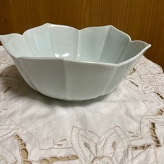 桔梗の花形の深鉢 青磁の画像