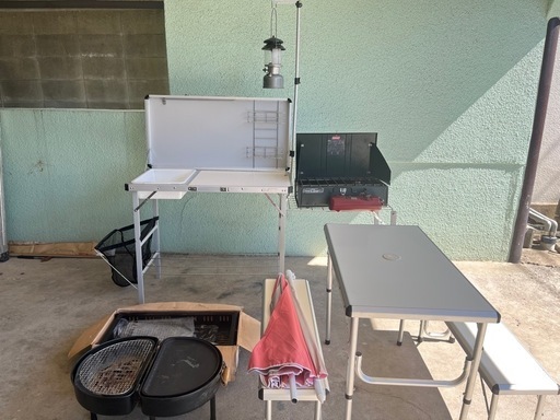 キャンプ用品　コールマン　
最終値引き❗️キッチンデラックステーブルその他　オマケ一つ追加です