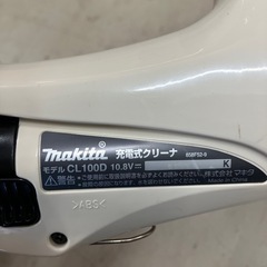 O2507-772 makita 充電式クリーナ CL100D＆充電器 DC10WAセット ※バラ売り不可 2022年製 動作確認済み バッテリーの劣化具合・寿命不明 中古の画像