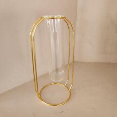 【新品・未使用】　　金属フレーム付き
ゴールデンベース
花瓶の画像