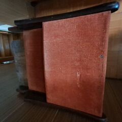 座椅子2つの画像