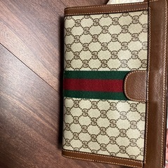 GUCCIの30年前のバッグの画像