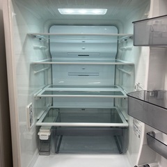 5ドア冷蔵庫 TOSHIBA GR-V41GHの画像