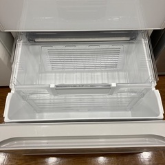 5ドア冷蔵庫 HITACHI R-S40R(XW)の画像