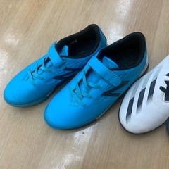 サッカーシューズ2足の画像