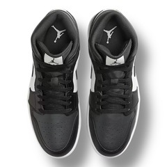 1スニーカー！新品、未使用、未開封、26cmJORDAN BRAND AIR JORDAN 1 MID DQ8426-010  の画像