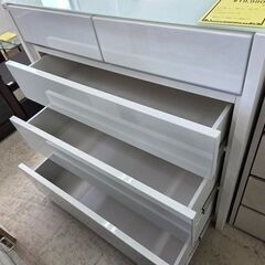 J8543【リユースのサカイ柏店】シギヤマ家具 4段チェスト W100チェスト ガラス天板チェスト クリーニング済の画像