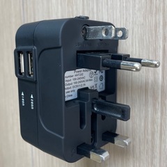 変換プラグ　海外旅行用アダプター
　　の画像